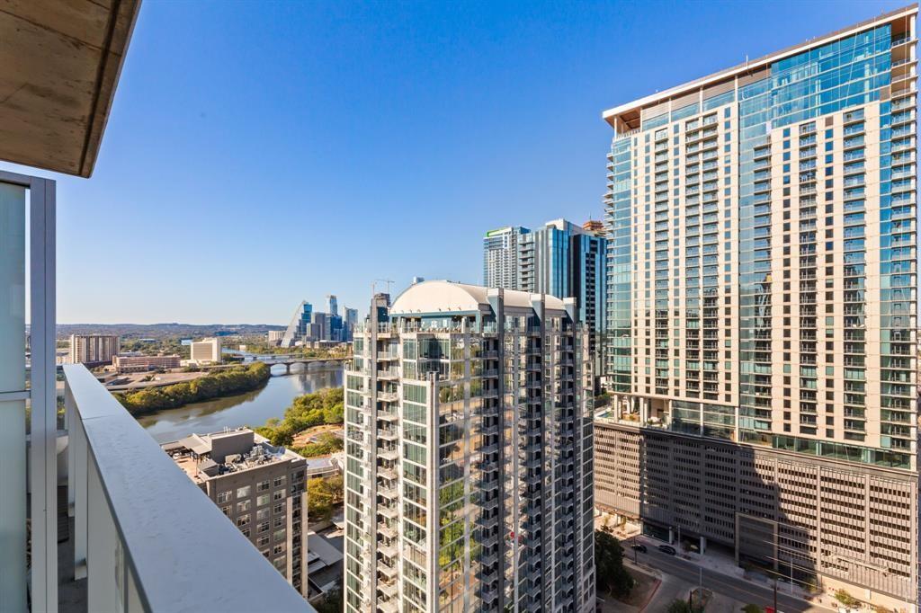 48 East Avenue Austin TX 78701