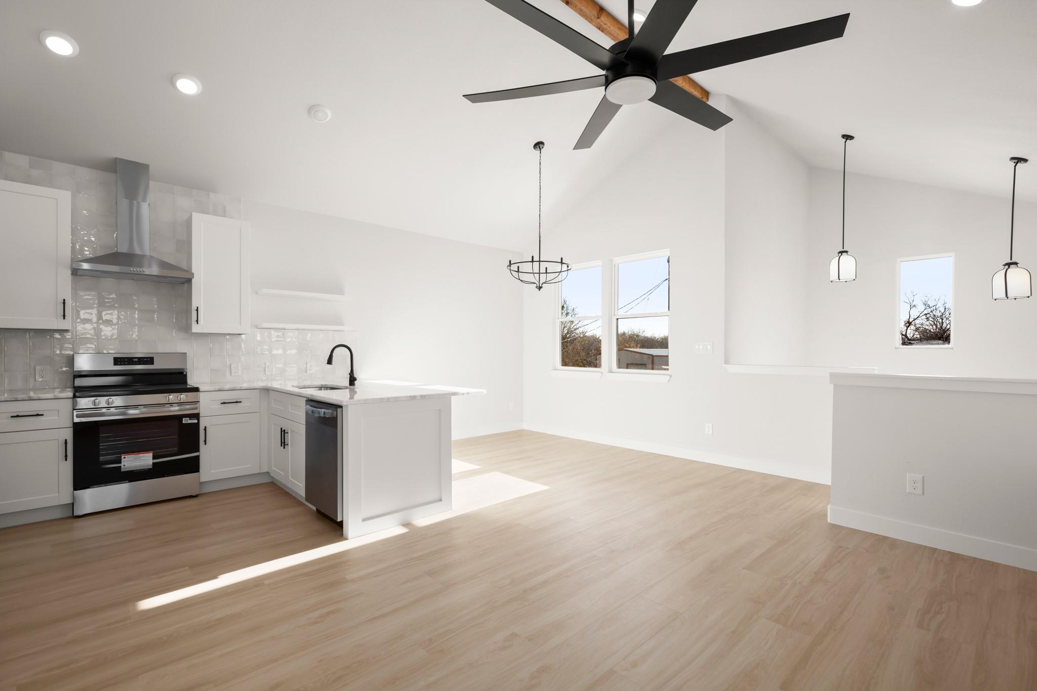 306 S Avenue P Avenue Marble Falls TX 78654