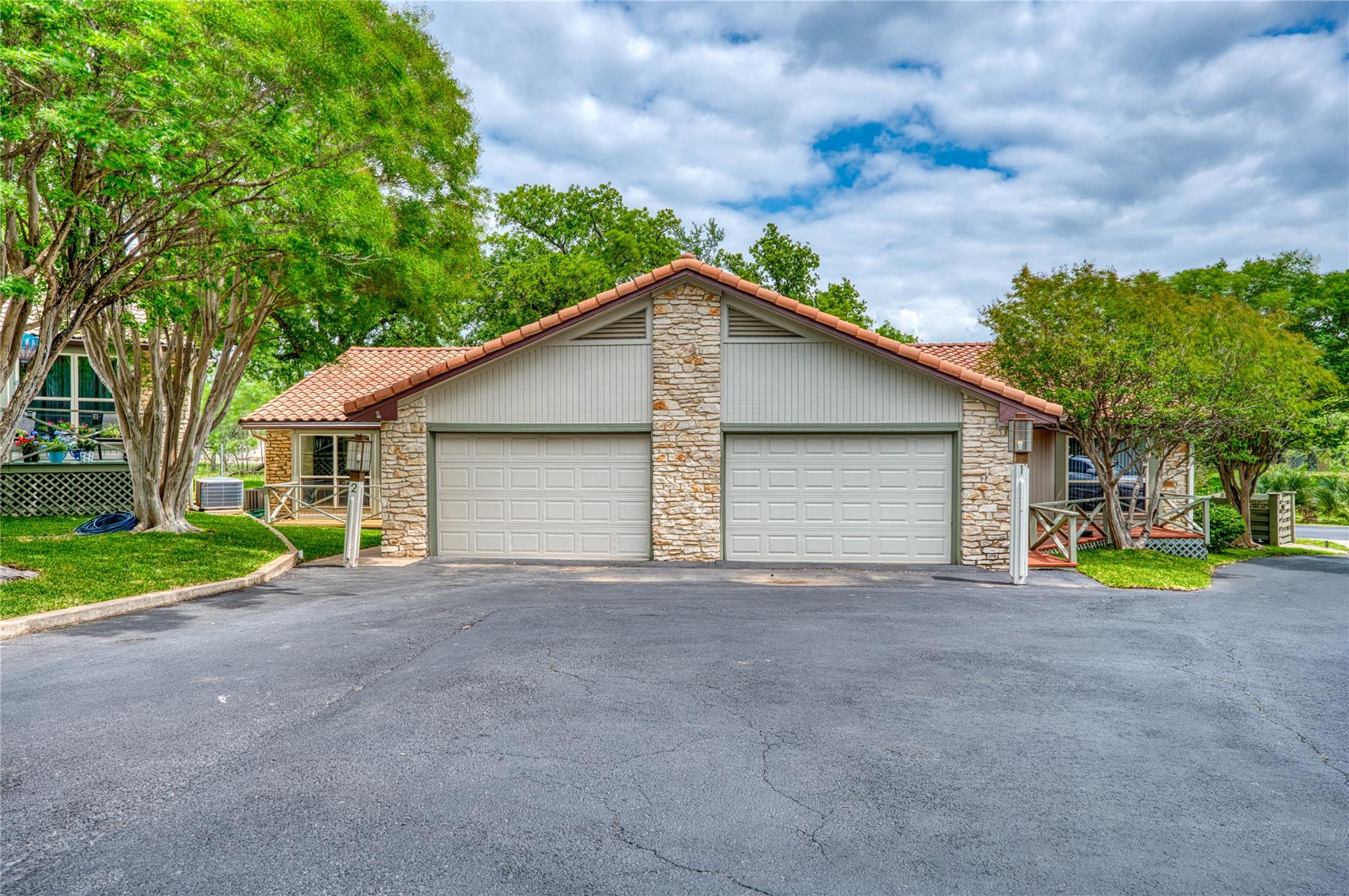 110 Big Spur S Horseshoe Bay TX 78657