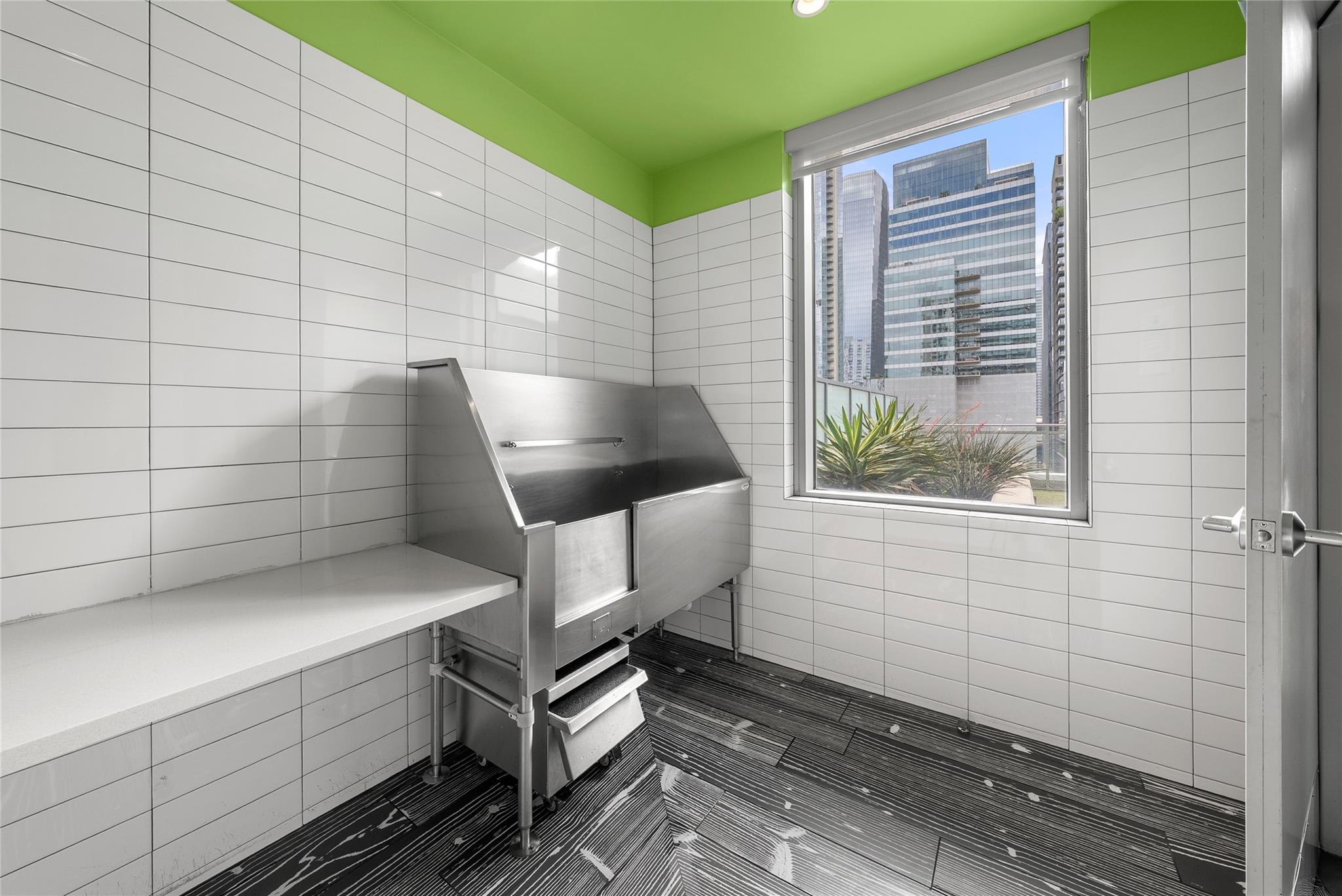 222 West Avenue Austin TX 78701