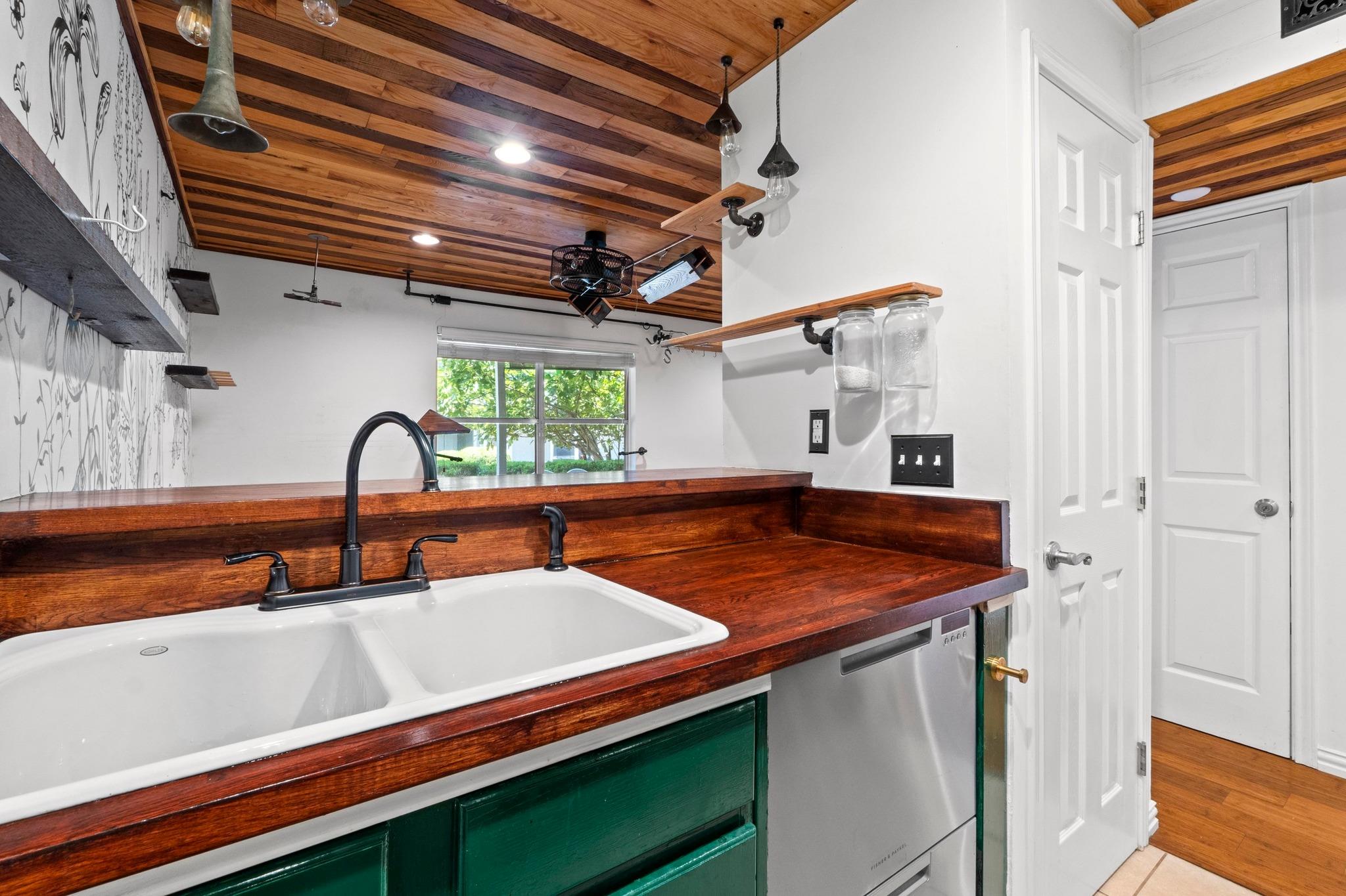 2450 Ashdale Drive Austin TX 78757