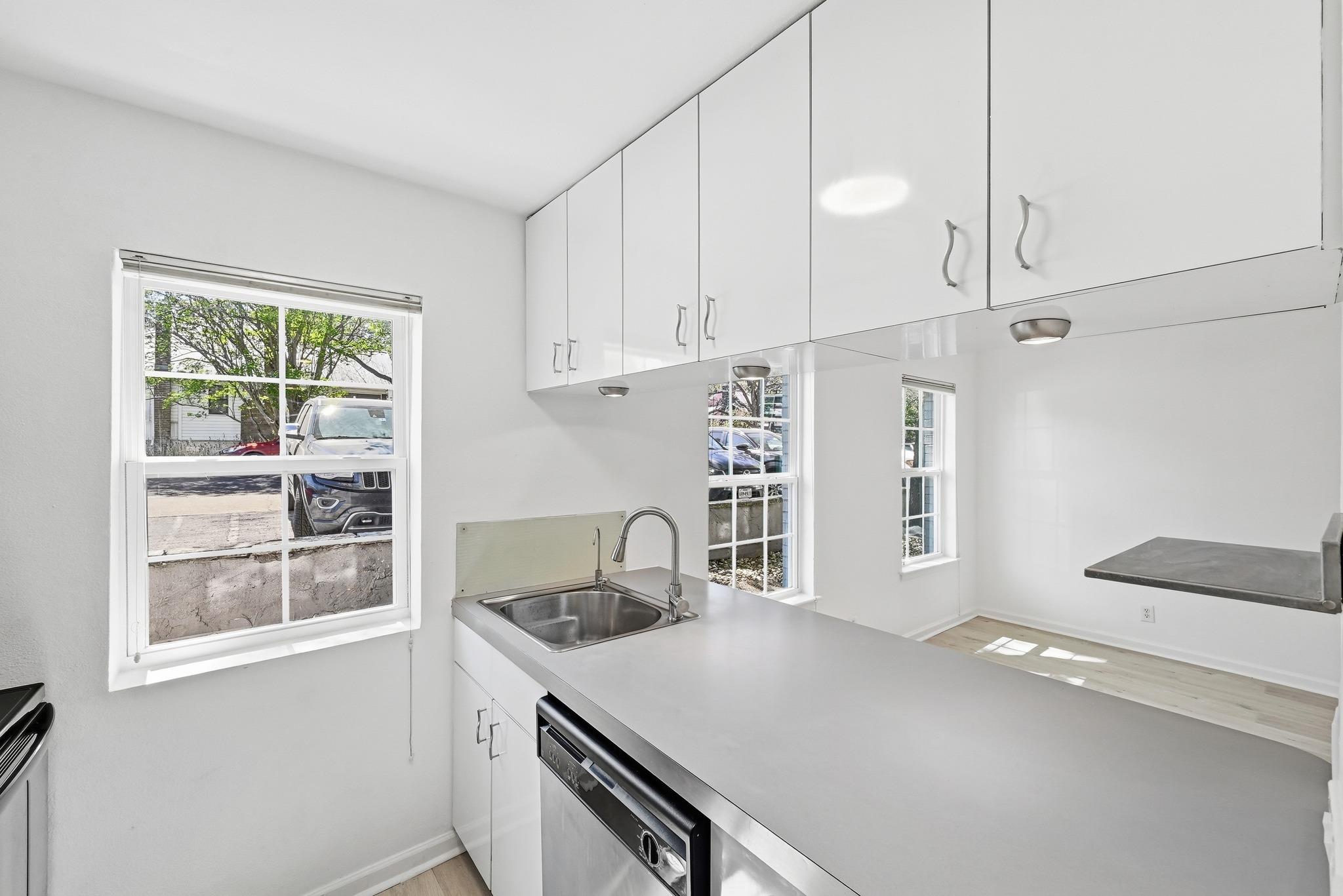 300 Crockett Street Austin TX 78704
