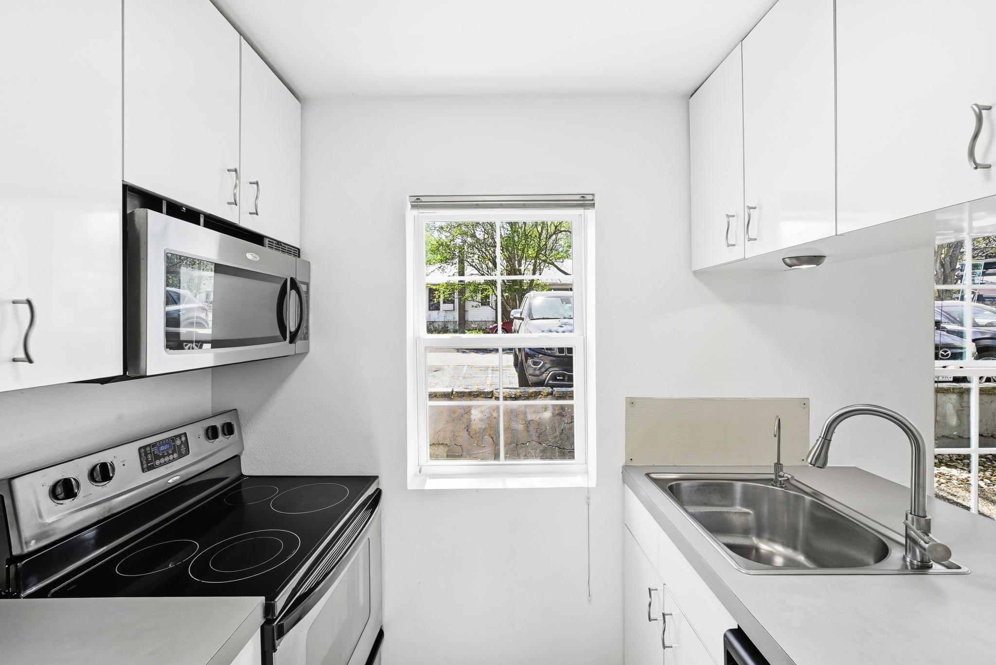 300 Crockett Street Austin TX 78704