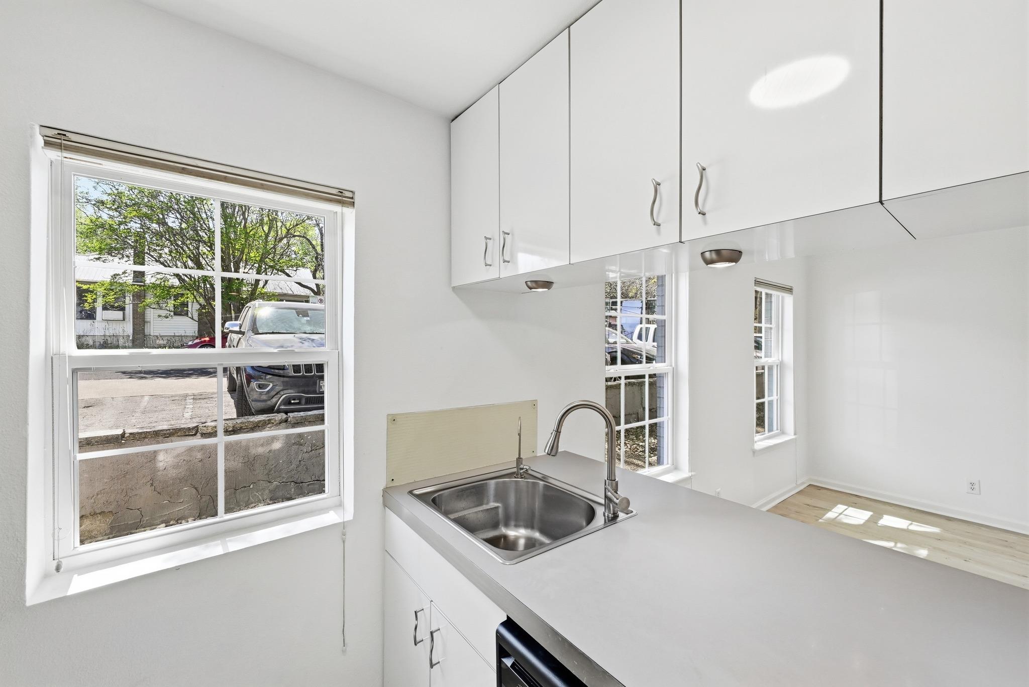 300 Crockett Street Austin TX 78704