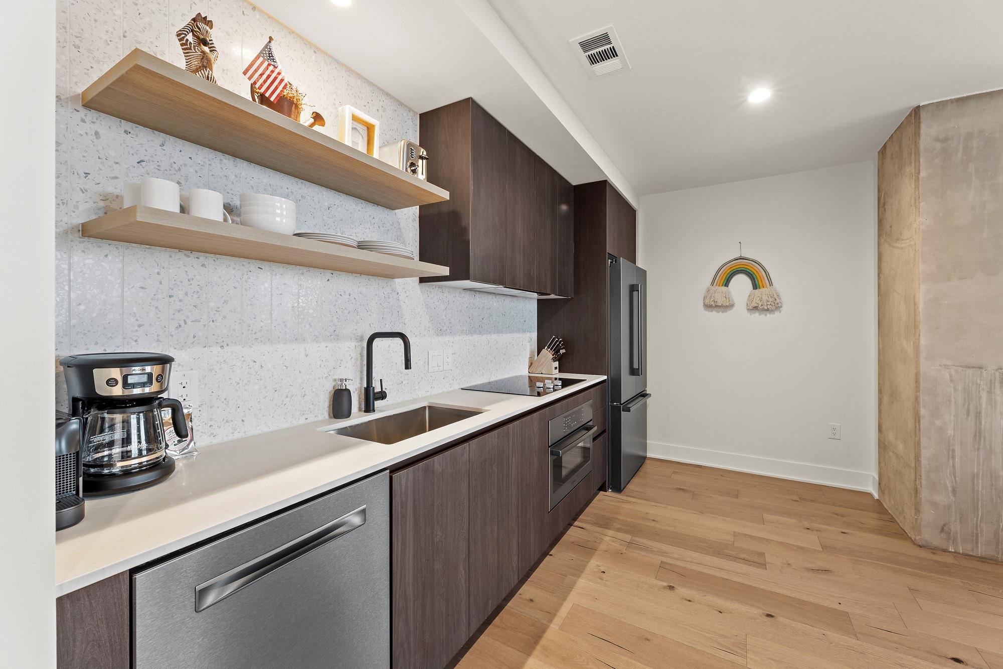 48 East Avenue Austin TX 78701