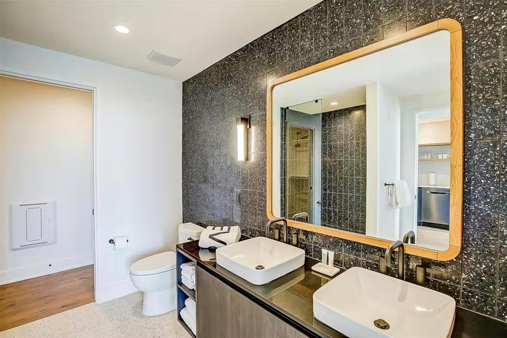 48 East Avenue Austin TX 78701
