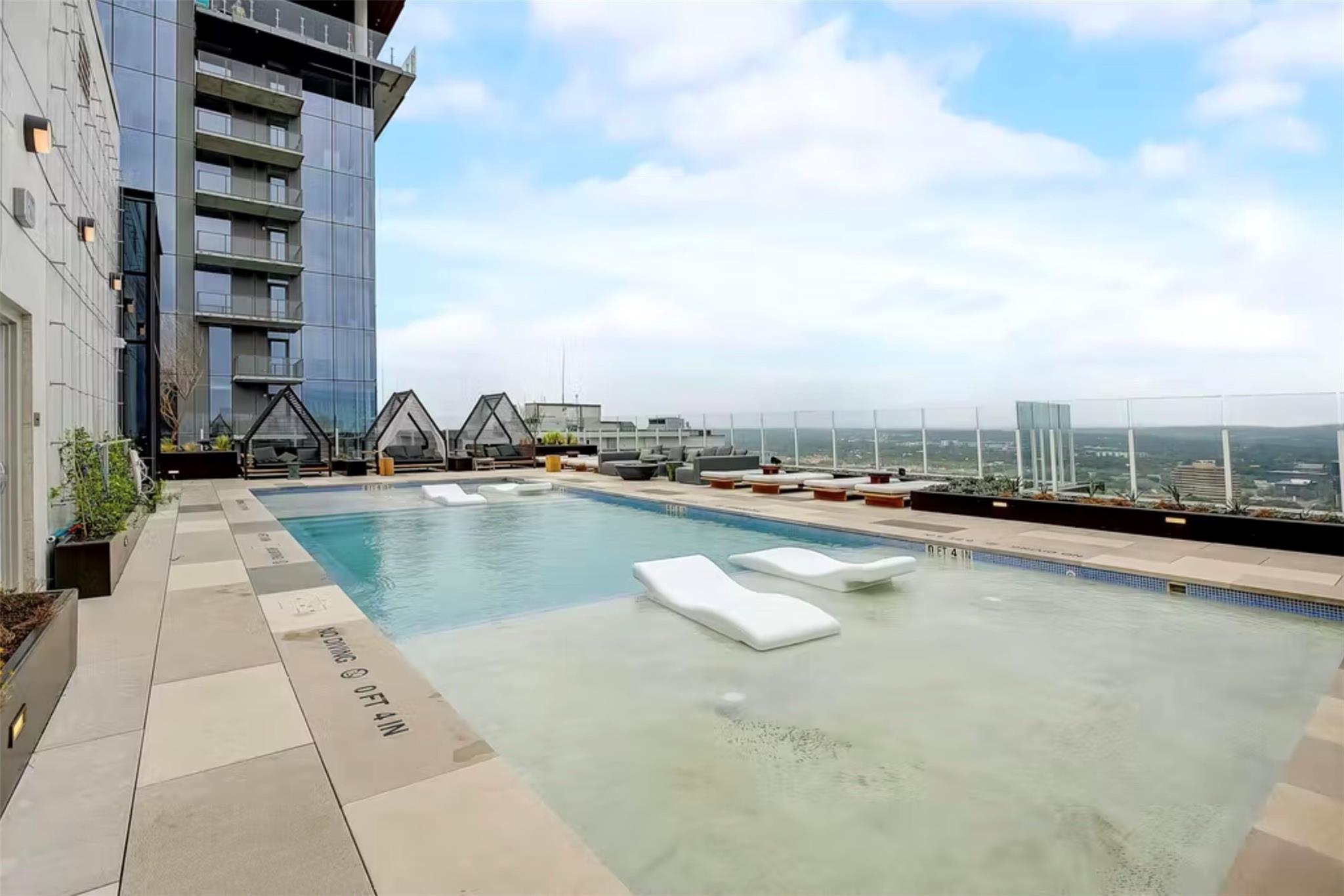 48 East Avenue Austin TX 78701