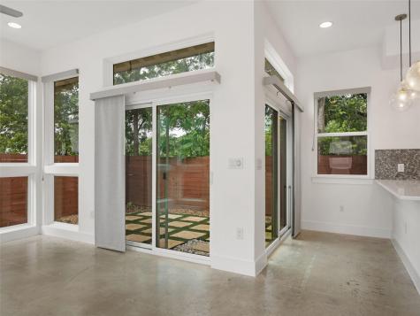 513 W Croslin Street Austin TX 78752