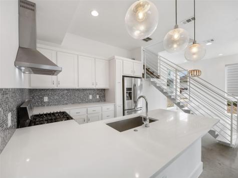 513 W Croslin Street Austin TX 78752