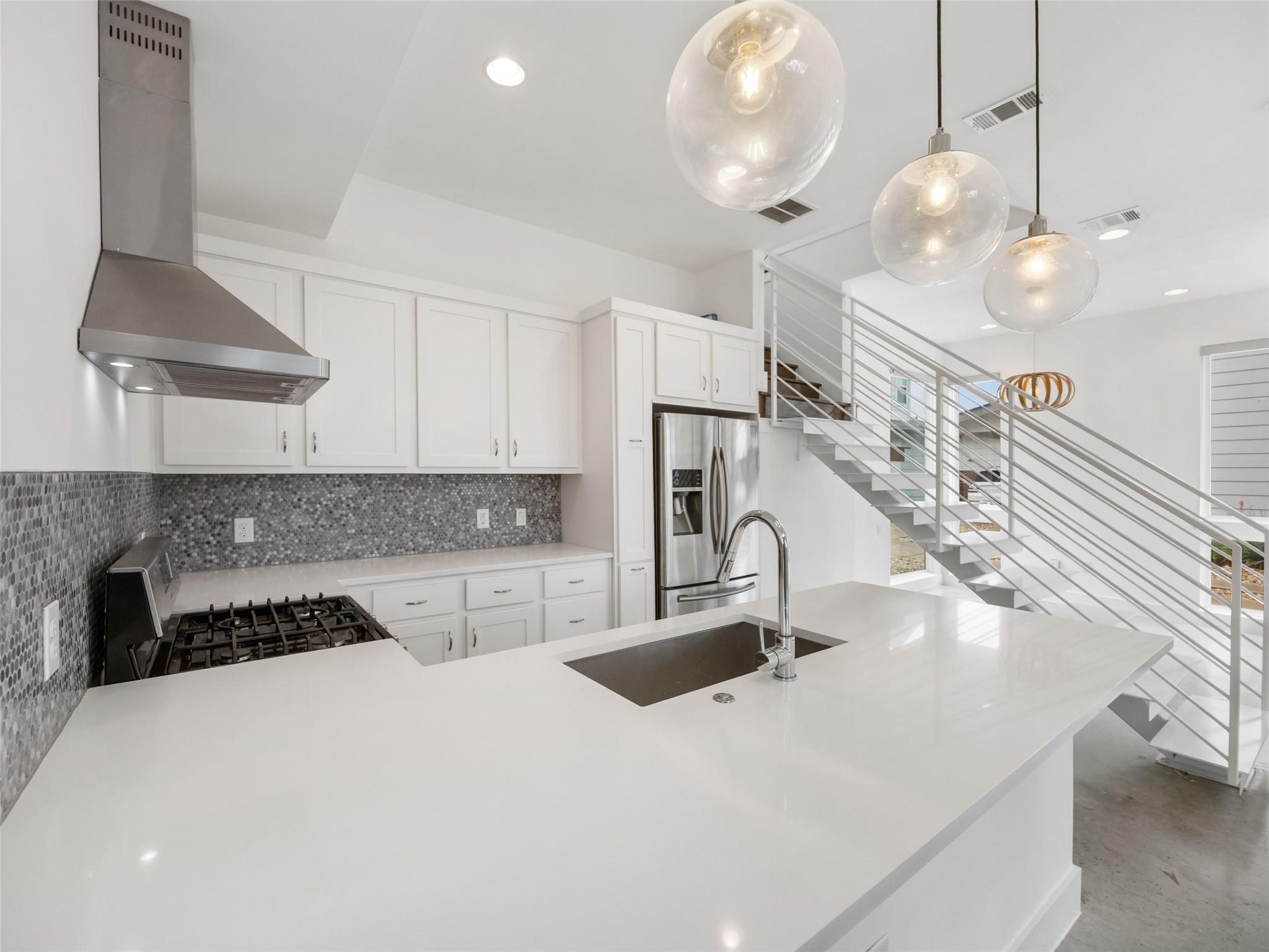 513 W Croslin Street Austin TX 78752