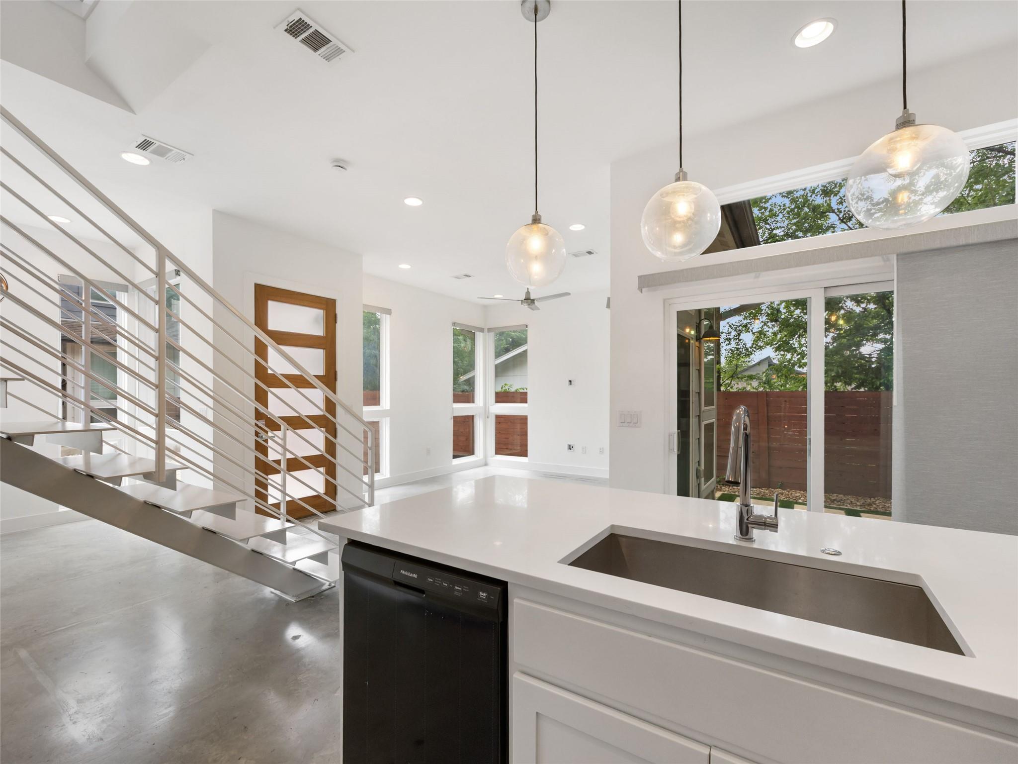 513 W Croslin Street Austin TX 78752