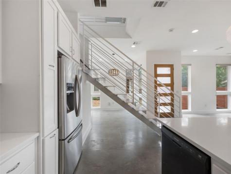 513 W Croslin Street Austin TX 78752