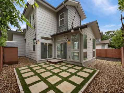 513 W Croslin Street Austin TX 78752