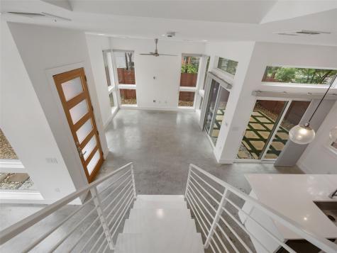 513 W Croslin Street Austin TX 78752