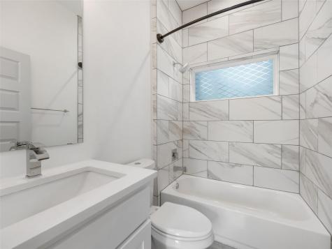 513 W Croslin Street Austin TX 78752