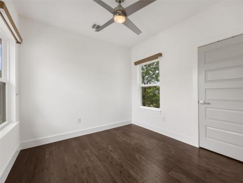 513 W Croslin Street Austin TX 78752