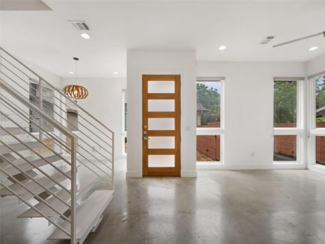 513 W Croslin Street Austin TX 78752