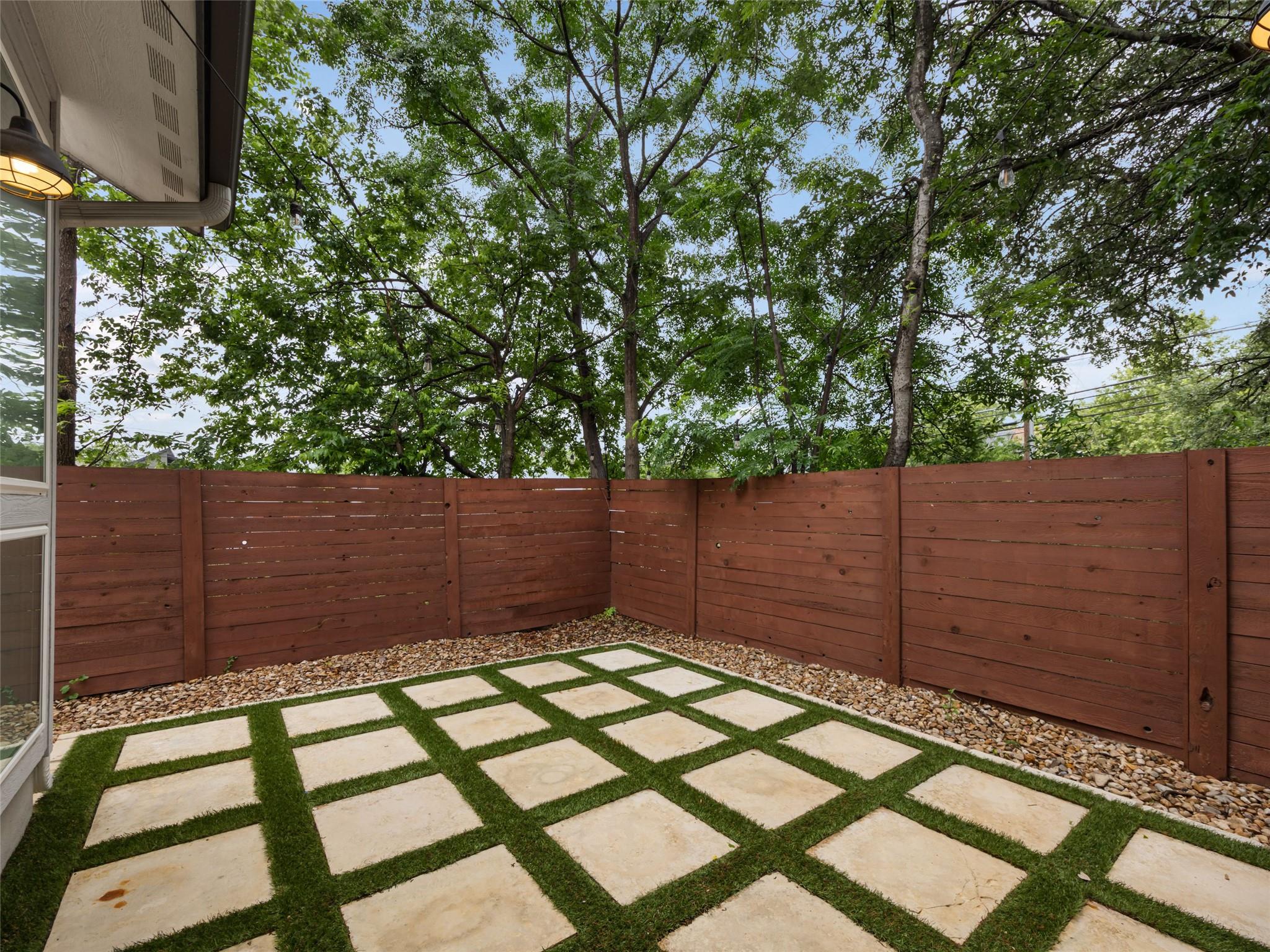 513 W Croslin Street Austin TX 78752