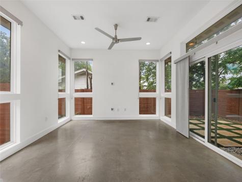 513 W Croslin Street Austin TX 78752