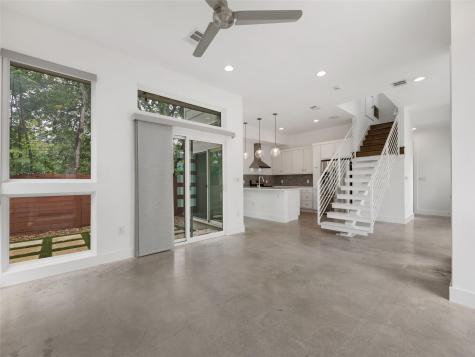 513 W Croslin Street Austin TX 78752