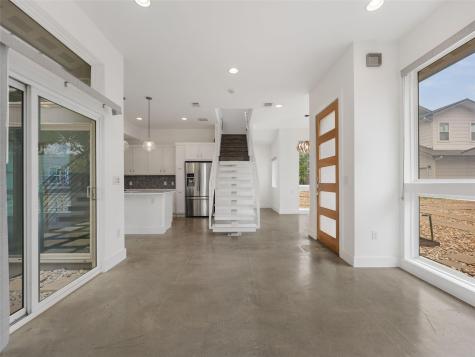 513 W Croslin Street Austin TX 78752