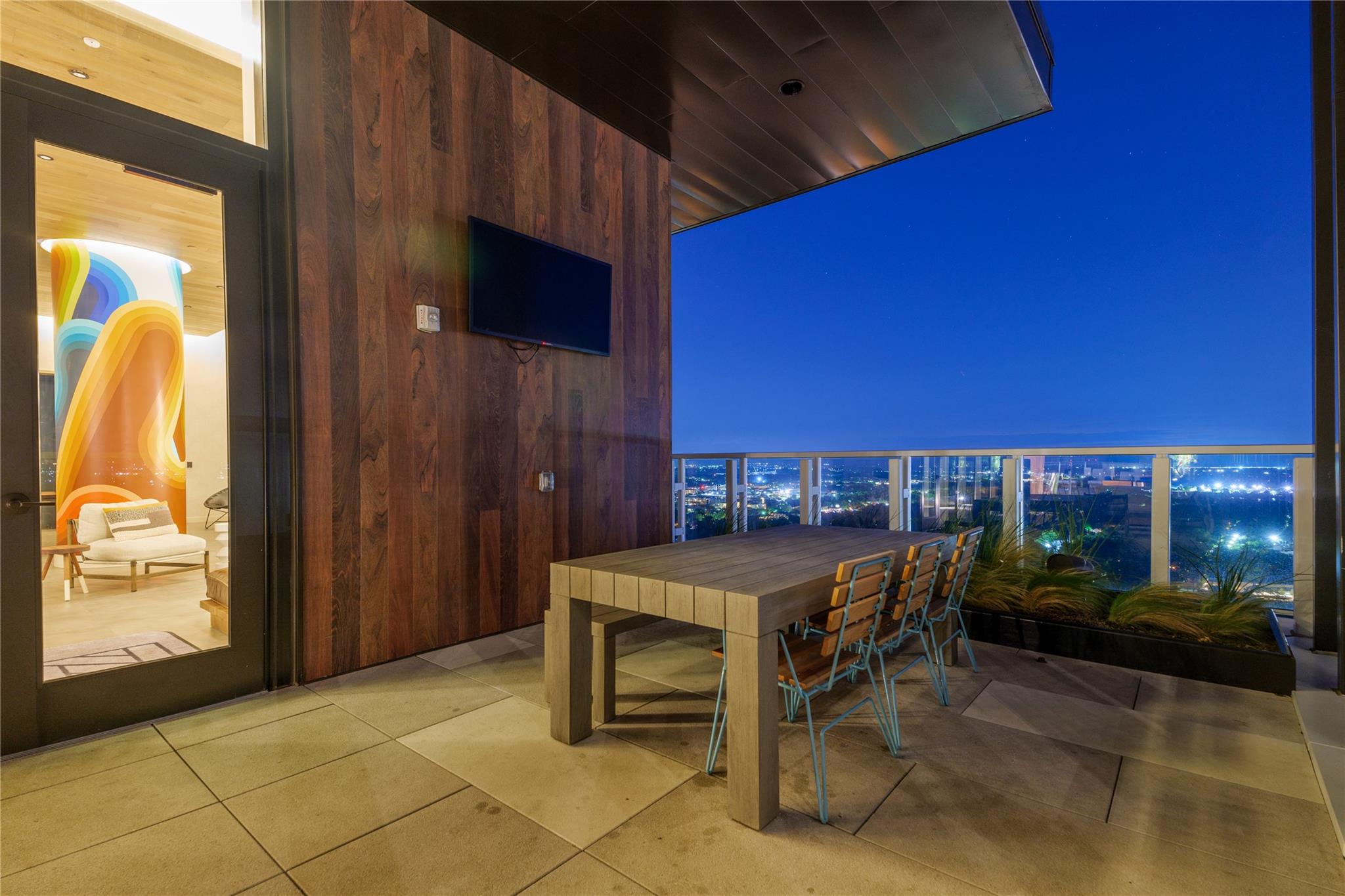 48 East Avenue Austin TX 78701