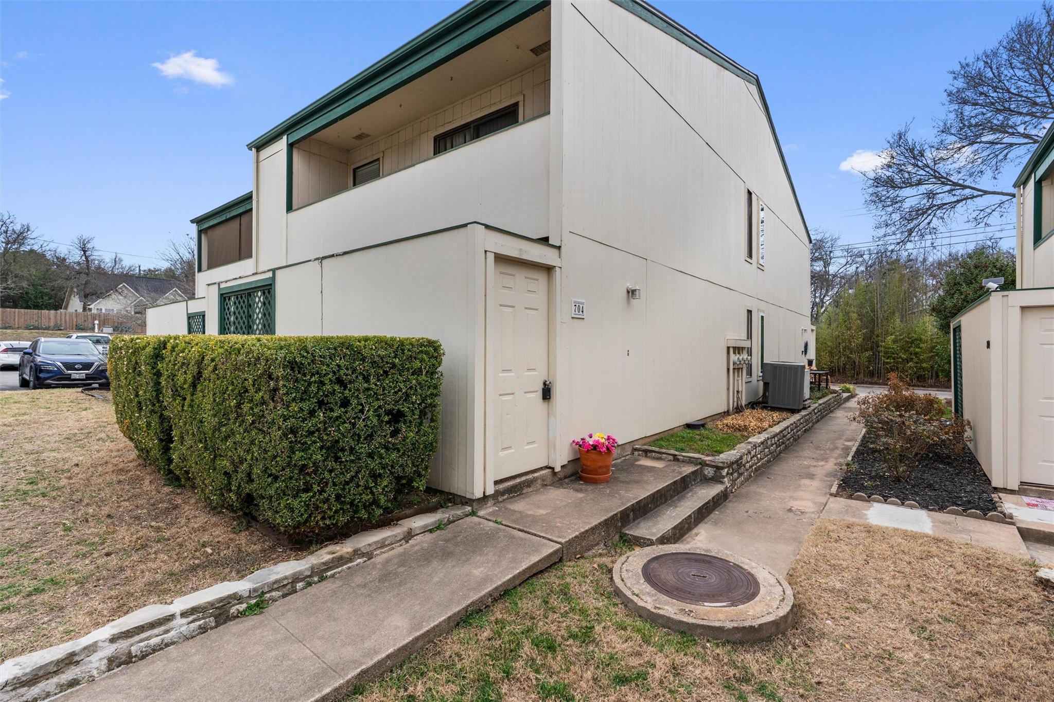 6718 Silvermine Drive Austin TX 78736