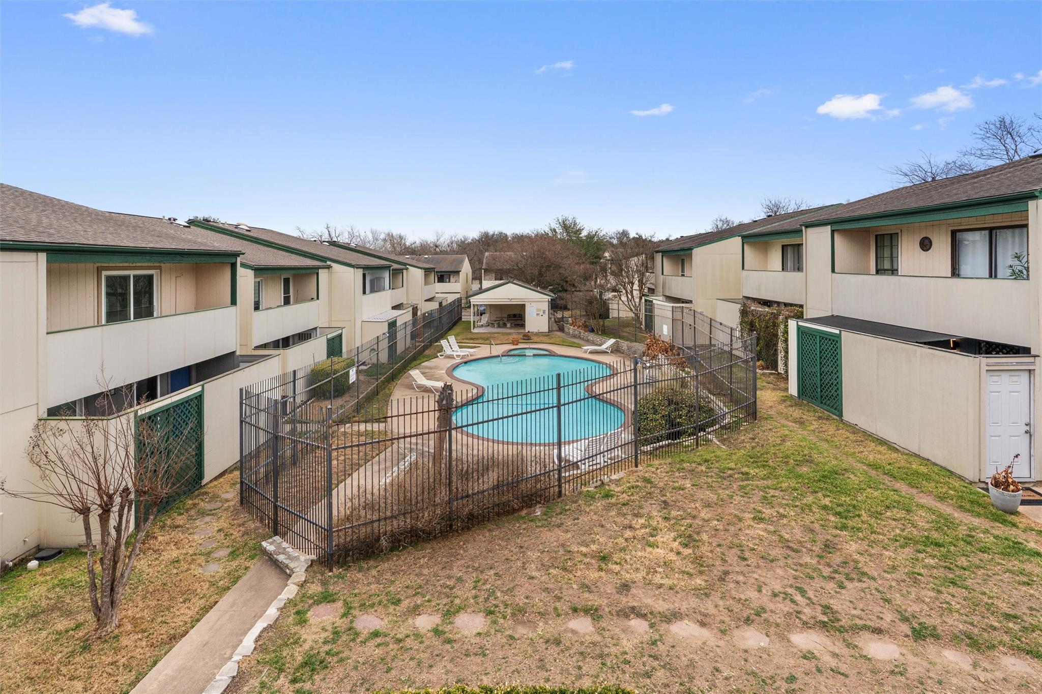6718 Silvermine Drive Austin TX 78736