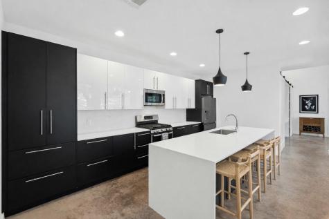 1005 Cardinal Lane Austin TX 78704