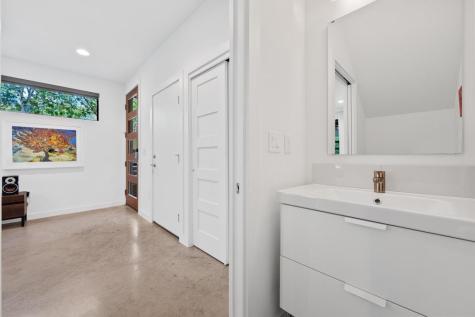 1005 Cardinal Lane Austin TX 78704