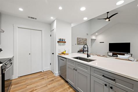2001 Parker Lane Austin TX 78741