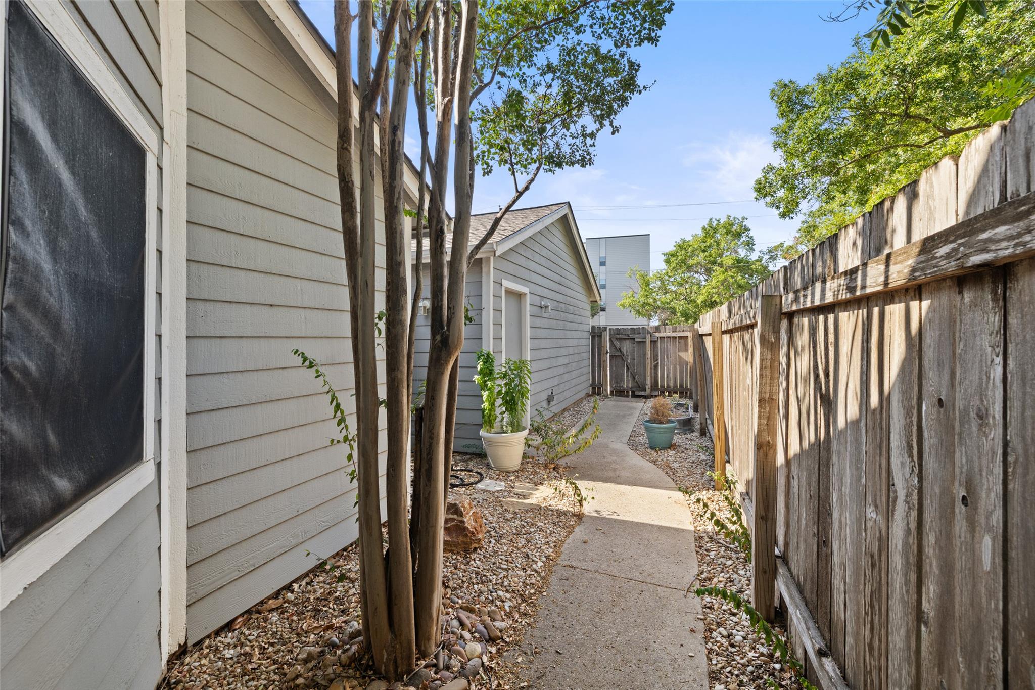 2001 Parker Lane Austin TX 78741