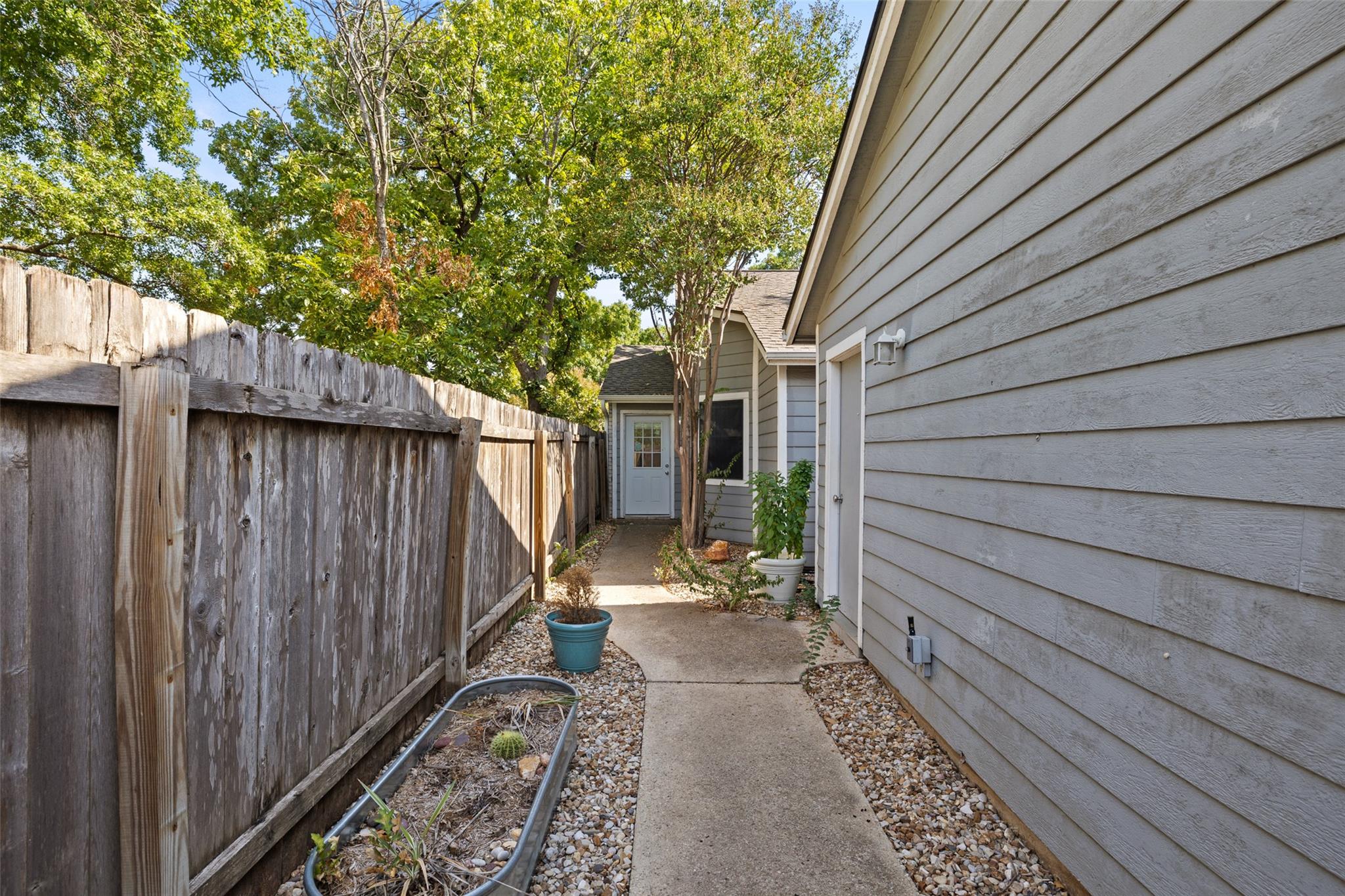 2001 Parker Lane Austin TX 78741