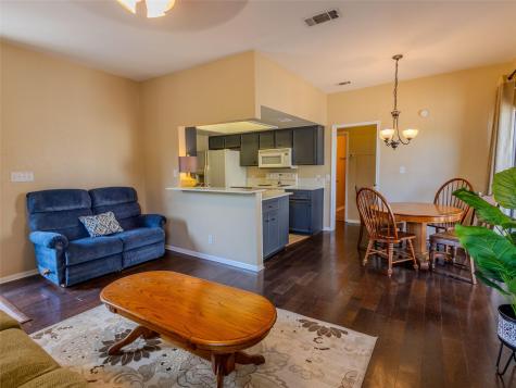 1013 Chestnut Street San Marcos TX 78666