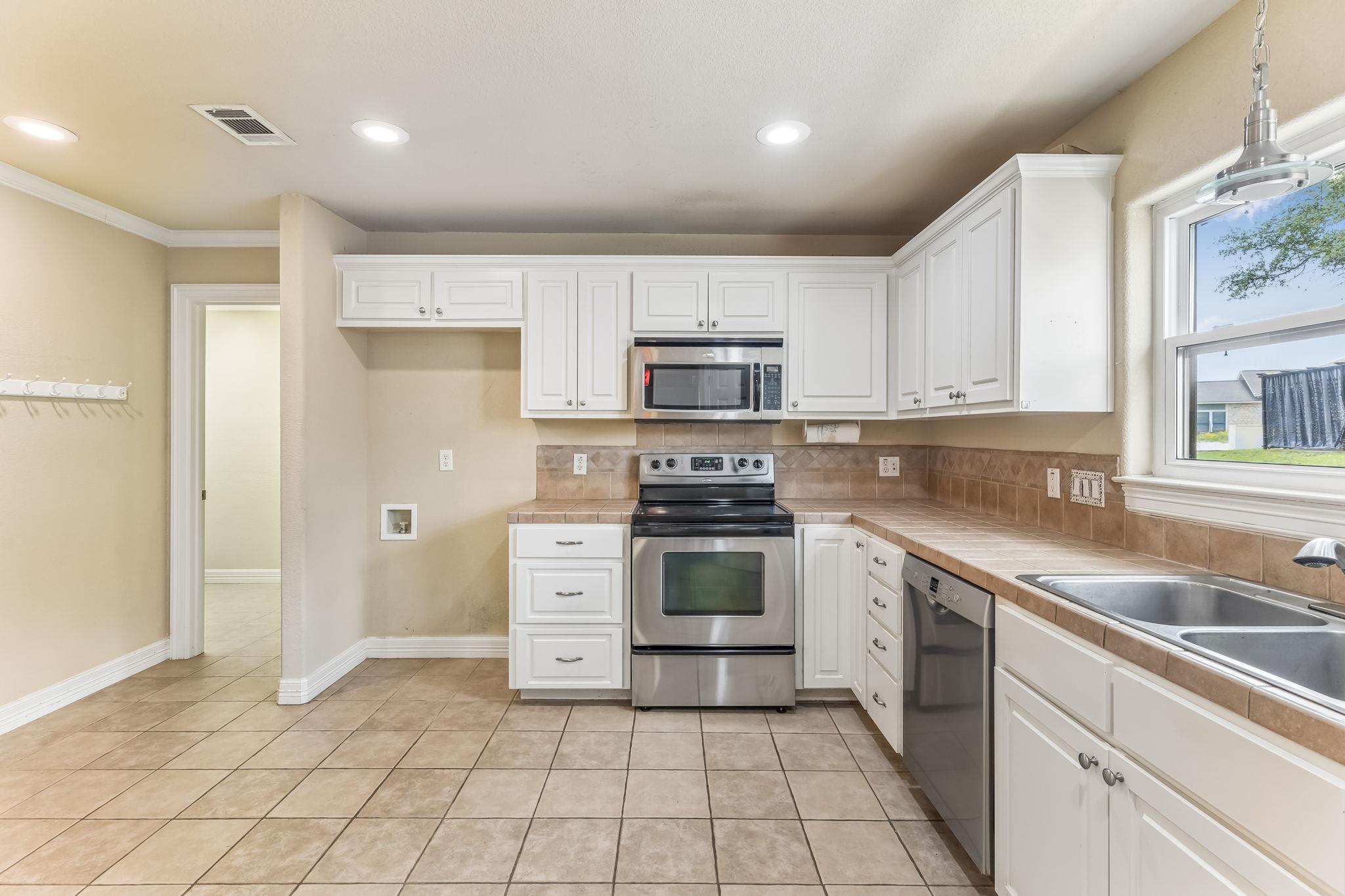 1919 American Drive Lago Vista TX 78645