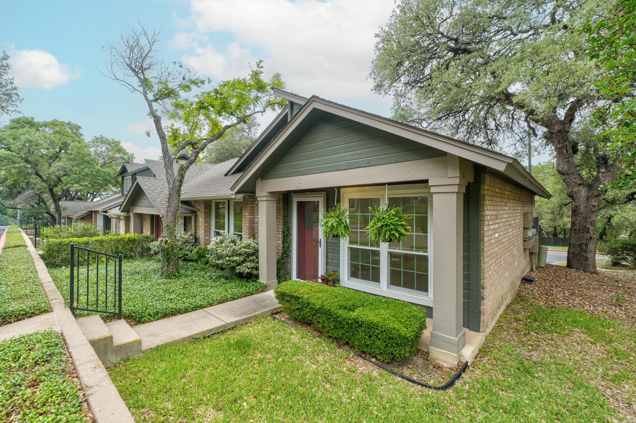 1015 E Yager Lane Austin TX 78753