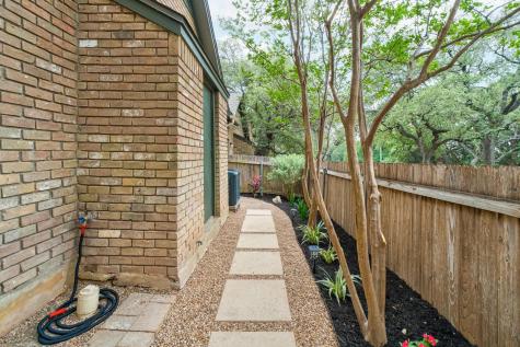1015 E Yager Lane Austin TX 78753