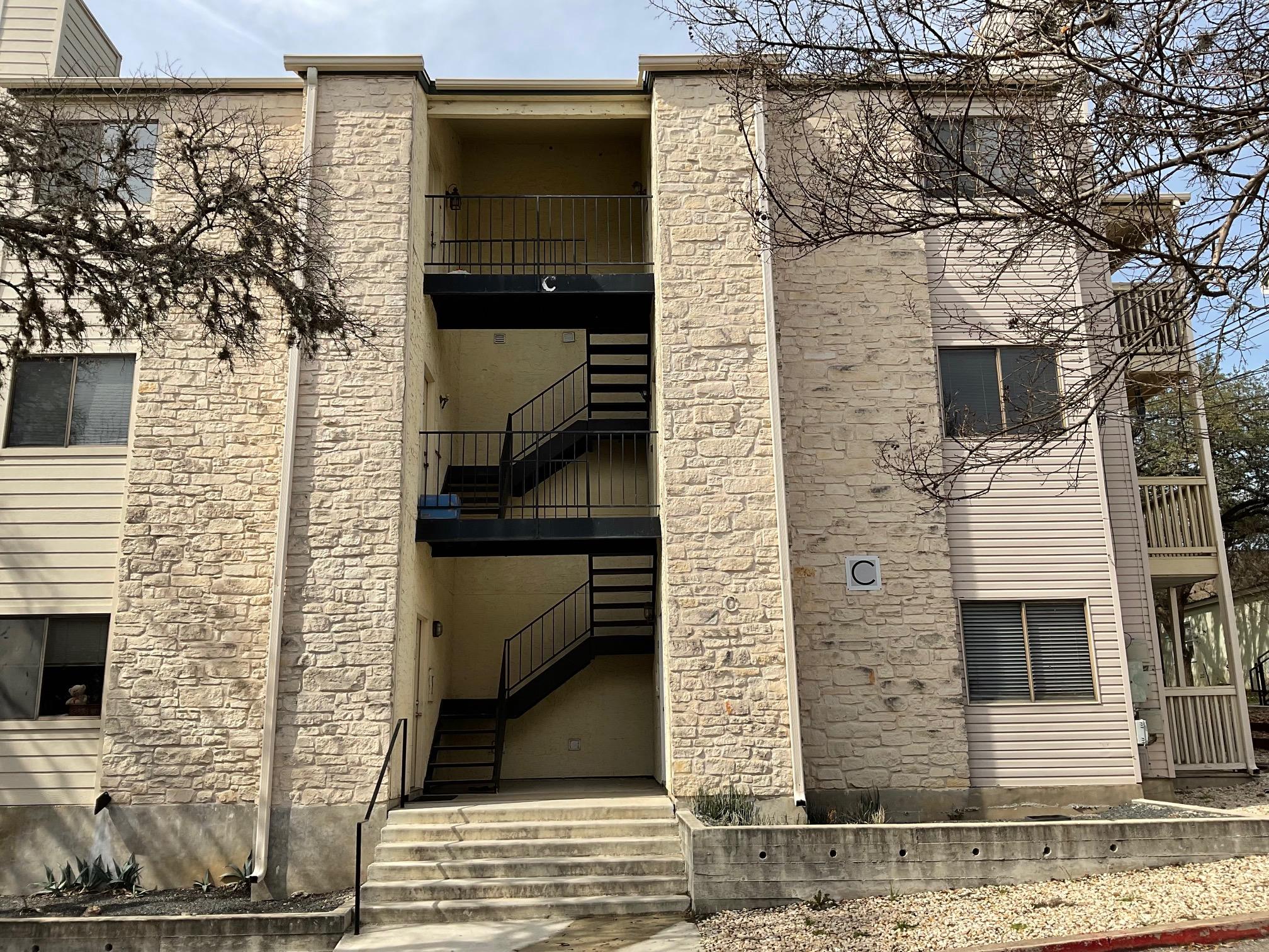 1013 Chestnut Street San Marcos TX 78666