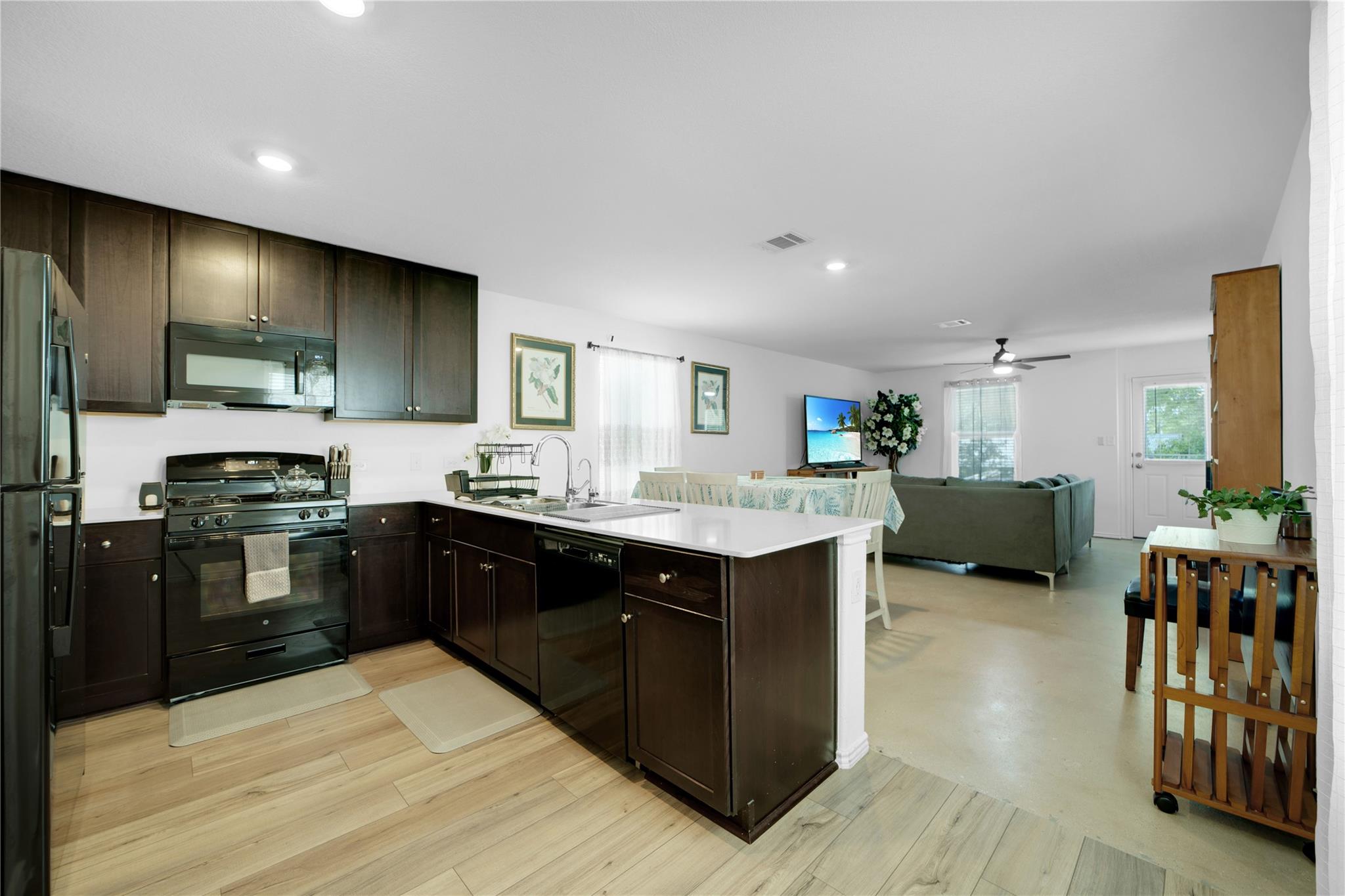 36 Trinity Circle Lockhart TX 78644