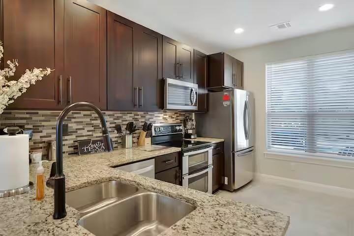 585 Demarett Drive Point Venture TX 78645