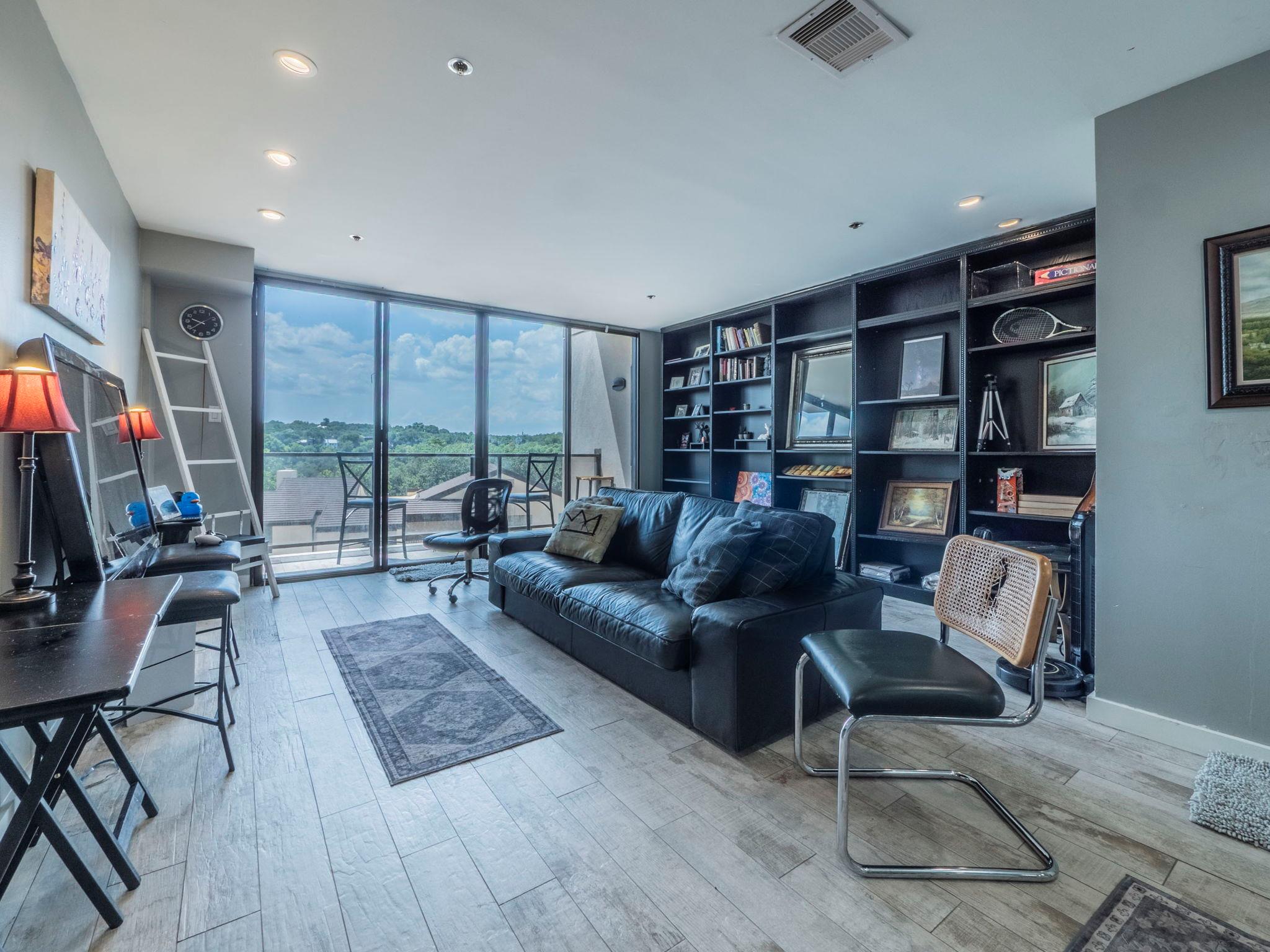 40 N Interstate 35 Highway Austin TX 78701