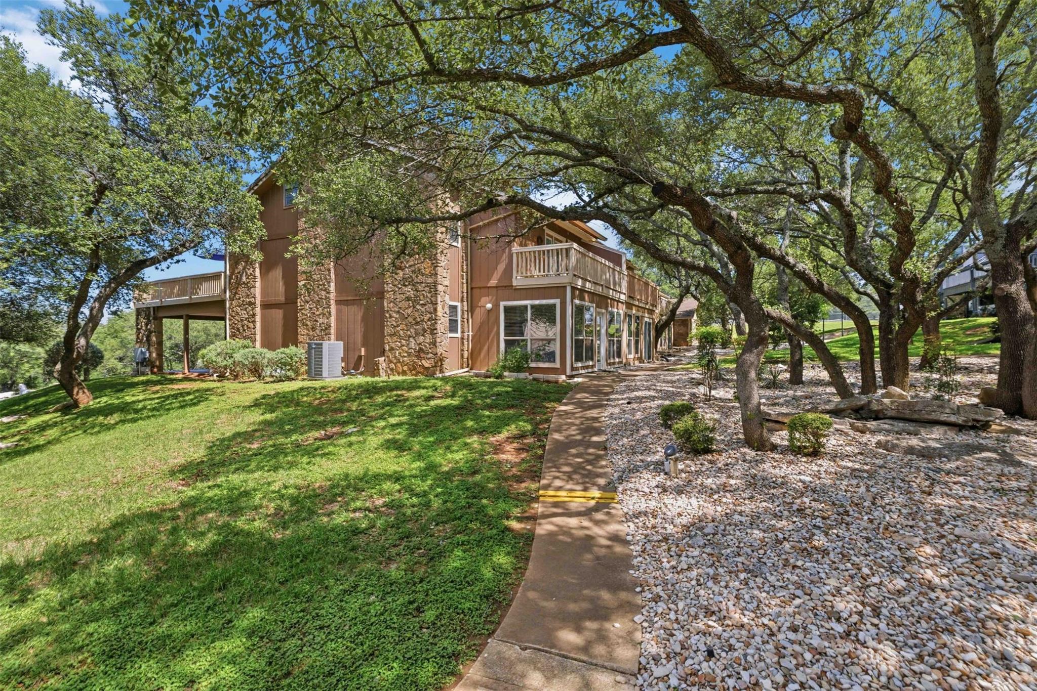 320 Twin Sails Horseshoe Bay TX 78657