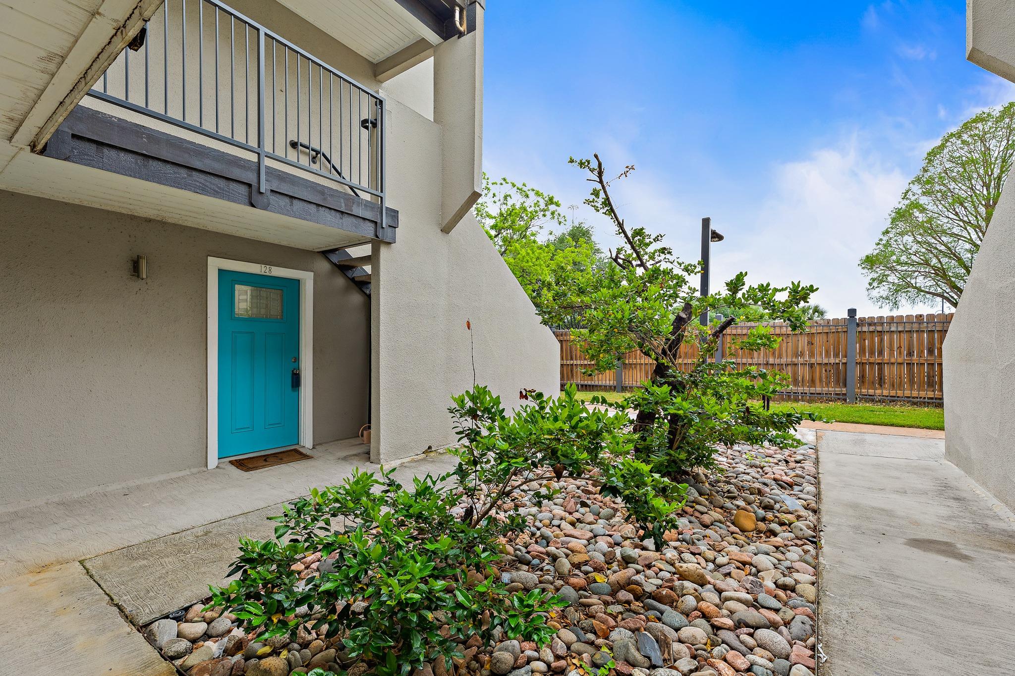 935 La Posada Drive Austin TX 78752