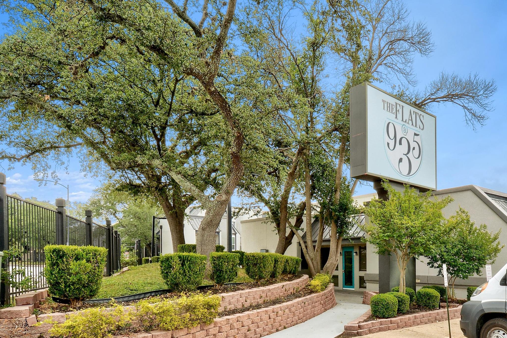 935 La Posada Drive Austin TX 78752