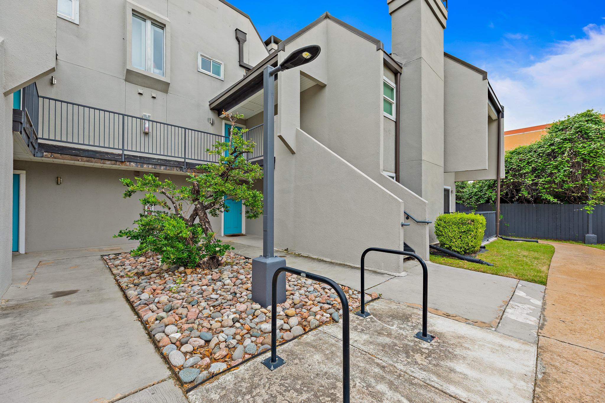 935 La Posada Drive Austin TX 78752