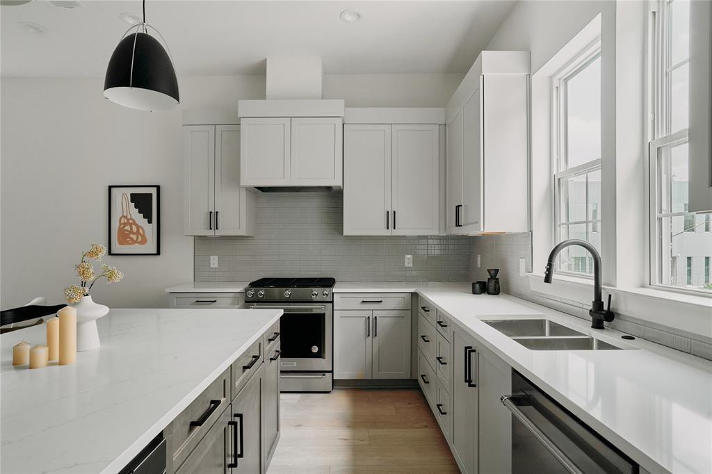 2209 Woodland Avenue Austin TX 78741