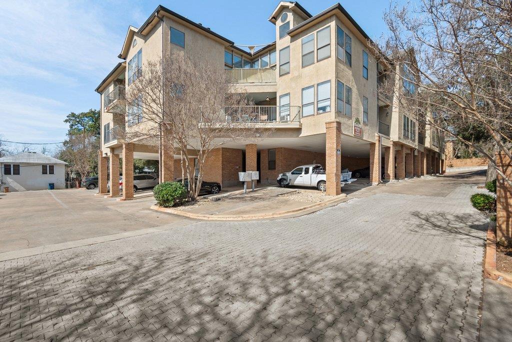 1910 Robbins Place Austin TX 78705