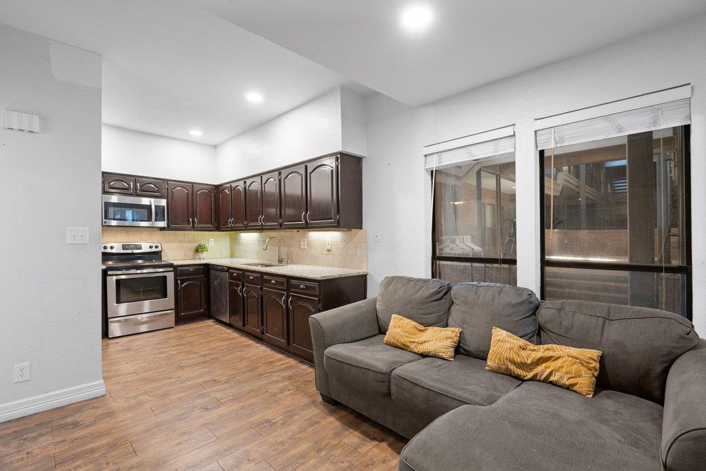 1910 Robbins Place Austin TX 78705