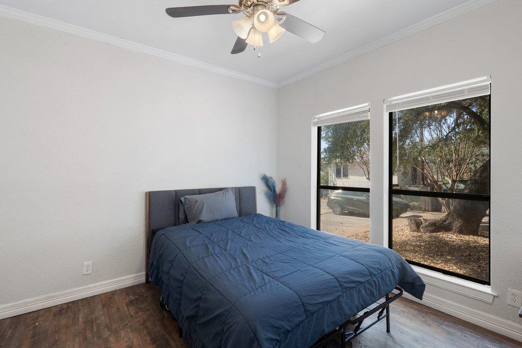 1910 Robbins Place Austin TX 78705