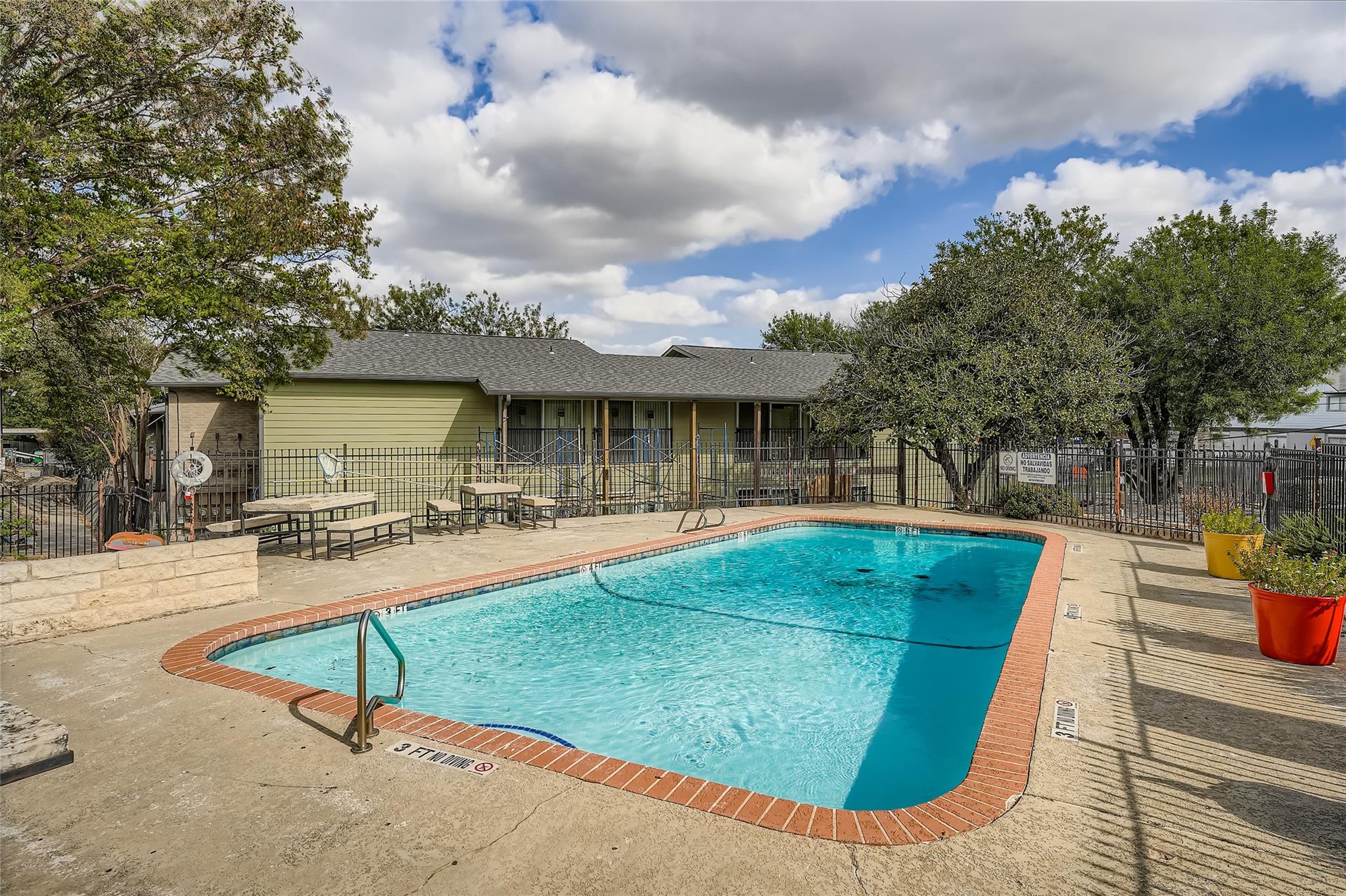 2124 Burton Drive Austin TX 78741